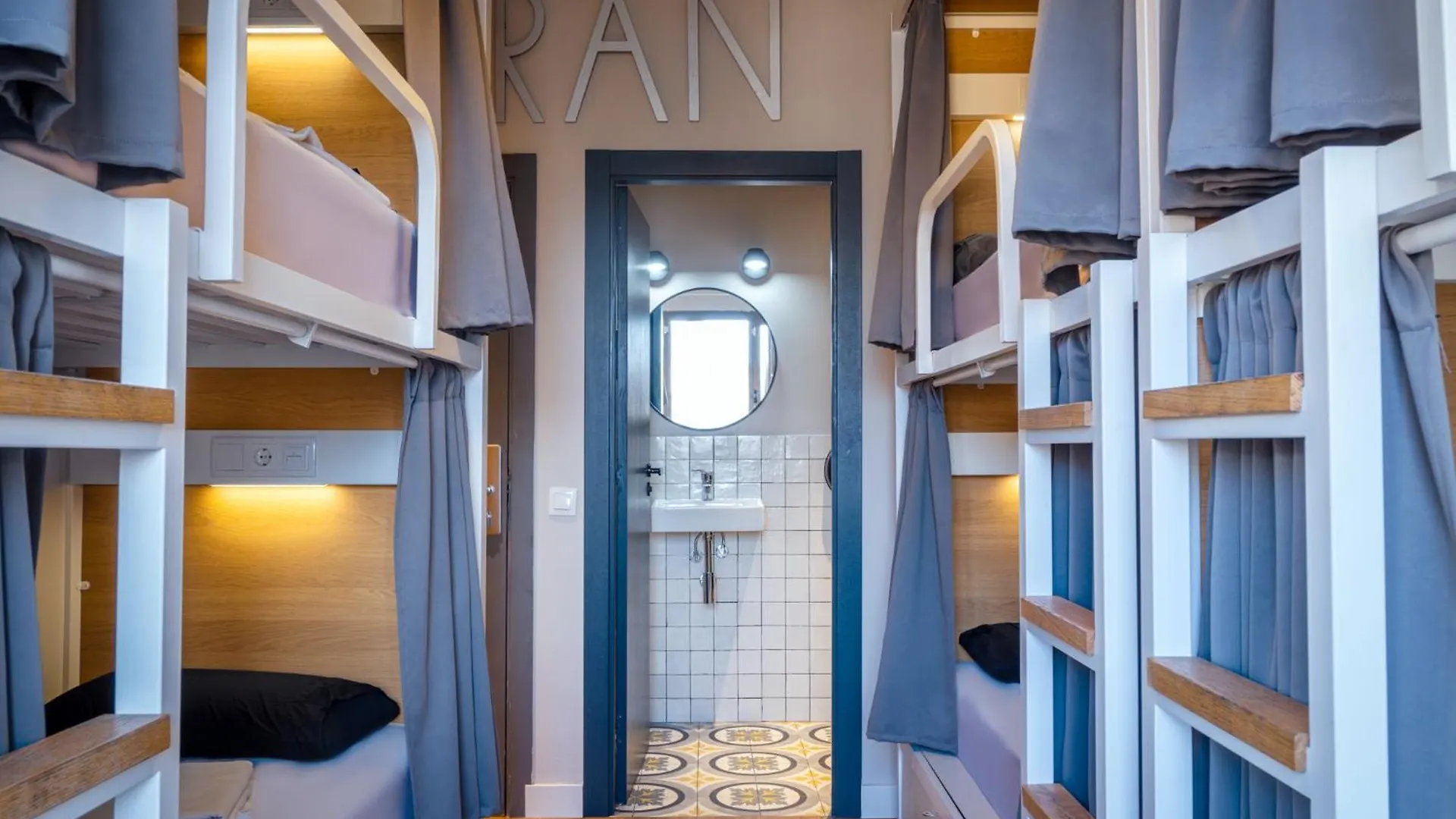 Factory Hostels Barcelona